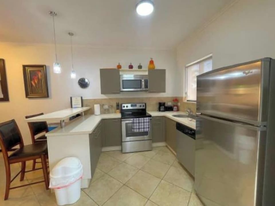 Near Hotel/Beaches 3Beds/6Guests (234)