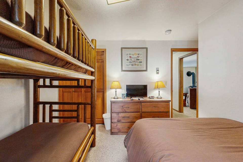 Bunk room: Full bed and twin over twin bunk bed