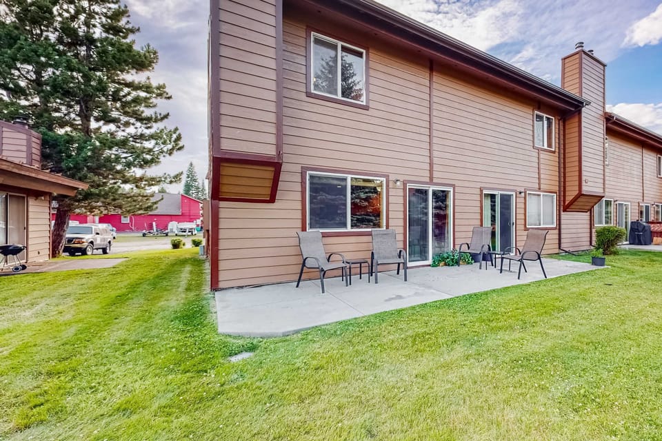 Main level: Outdoor patio