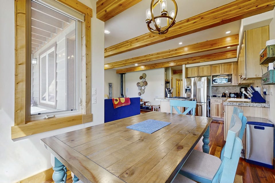 Dining area and open concept floor plan