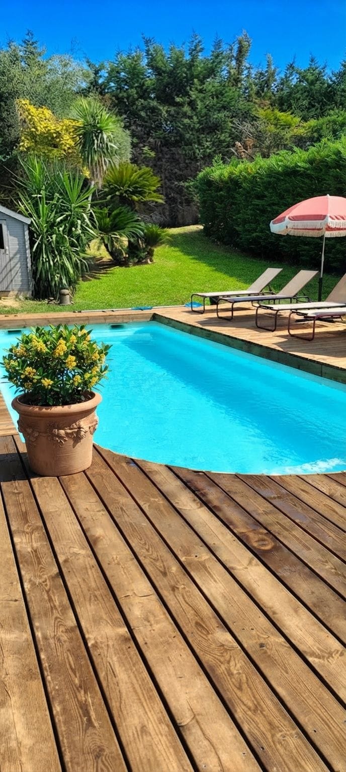 AIR-CONDITIONED PROVENCAL HOUSE WITH POOL AND SPA ON THE ROAD TO BIOT House in Antibes