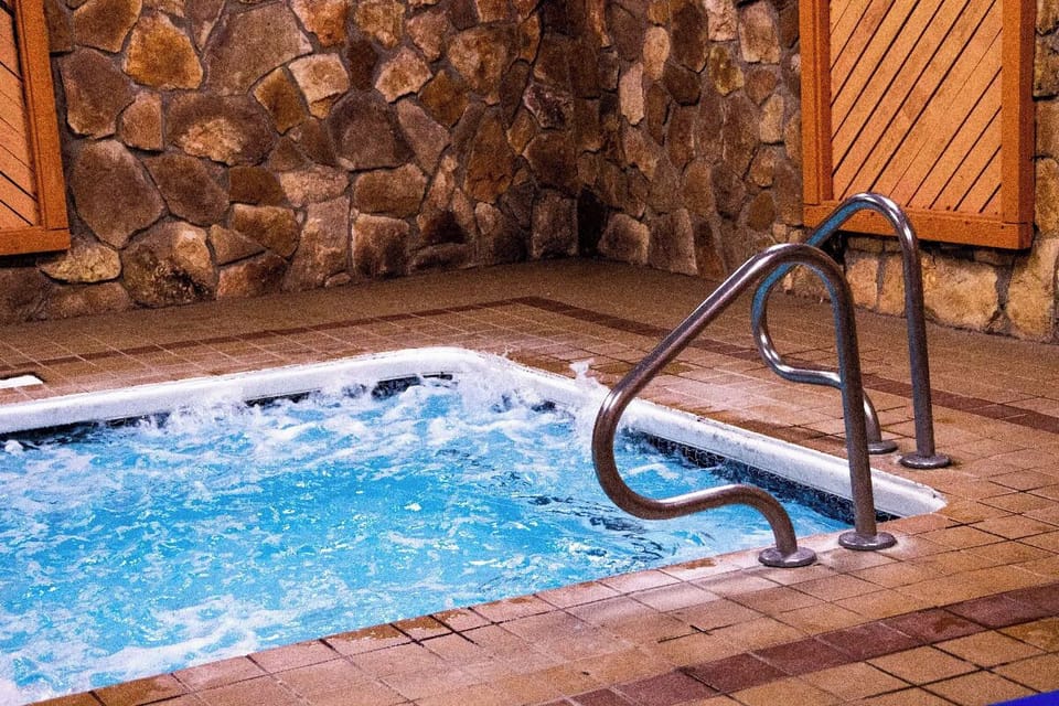 Indoor spa tub