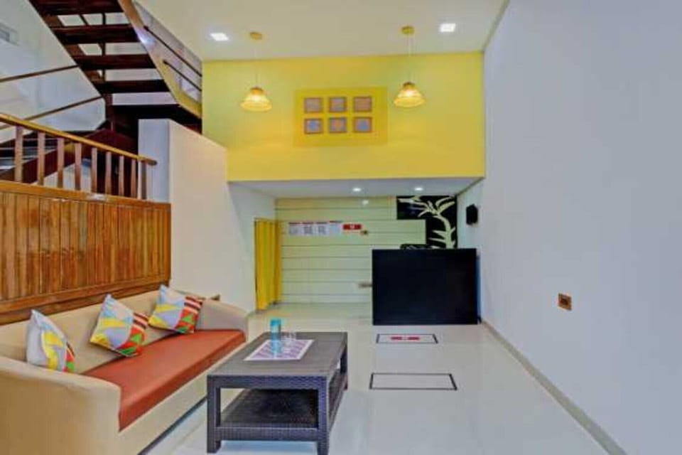 Entrance / Reception