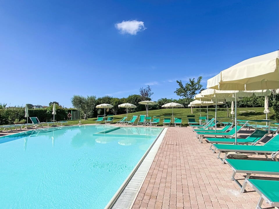 Furniture, Outdoor Furniture, Table, Chair, Outdoor Table, Garden, Kitchen & Dining Room Table, Patio, Restaurant, Flowerpot