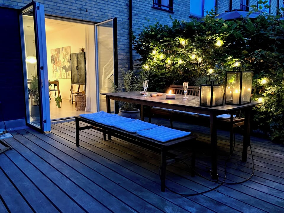 Outdoor dining