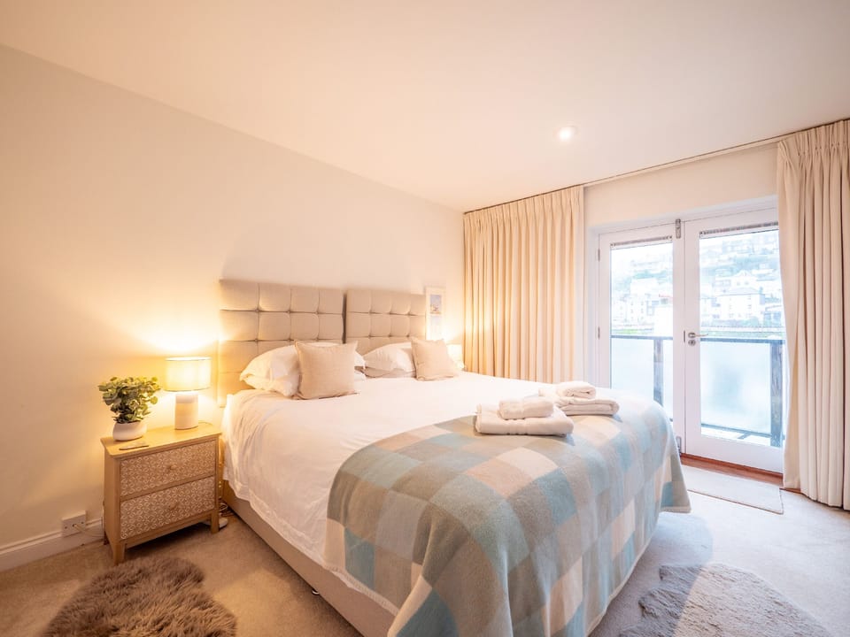 Super king or Twin Room with balcony access