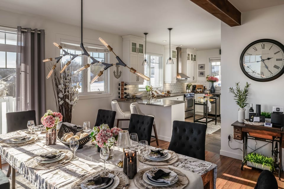 Dining room, kitchen