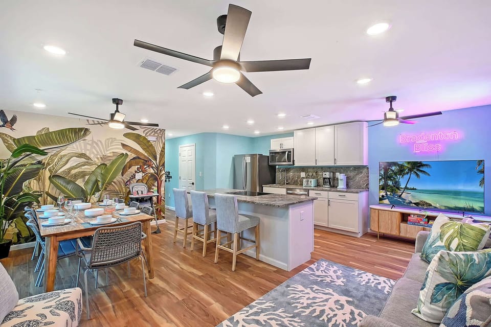 Open floor living means your morning coffee, lunch prep, and game nights all flow seamlessly.