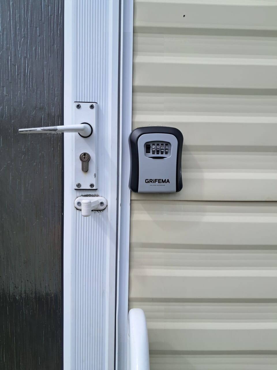 Key box