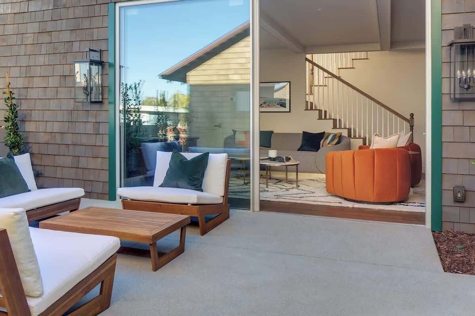 Experience effortless indoor-outdoor living, from the stylish lounge to a private, sun-drenched patio, perfect for morning coffee or evening cocktails.
