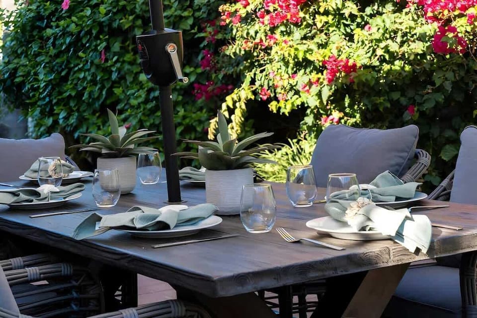 Outdoor dining