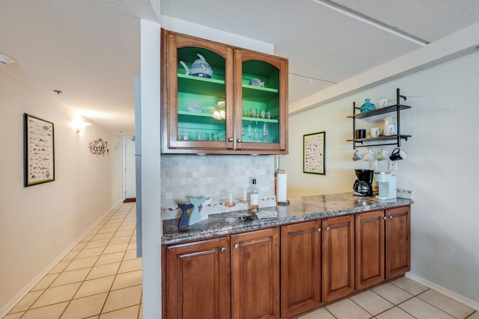 Bar area with drip coffee machine and keurig