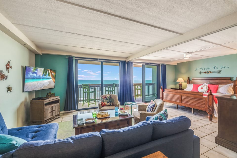 Beachfront living room with stunning sea view