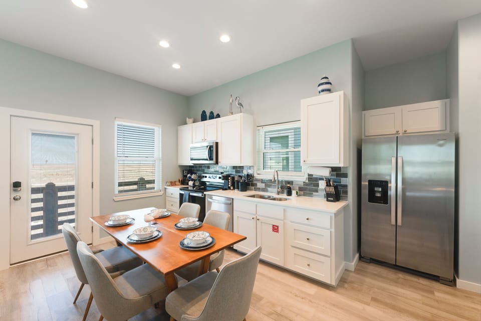 Relax and dine in a stylish retreat with a fully equipped kitchen