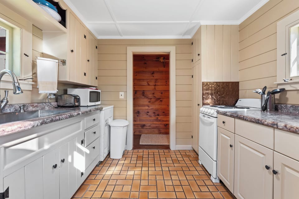 Entryway kitchen area.