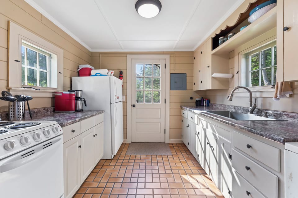 Entryway kitchen area.