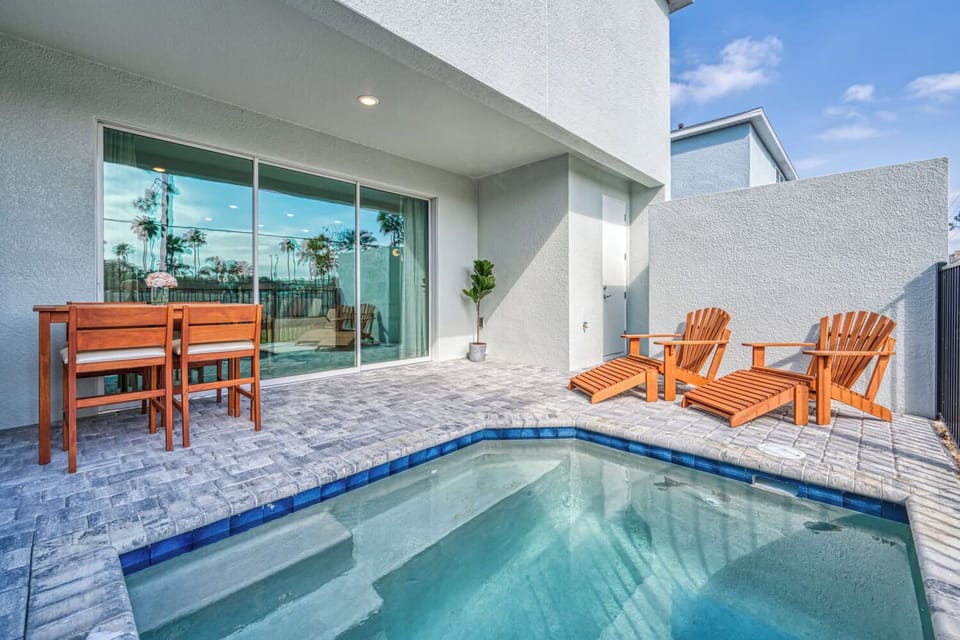 Private pool