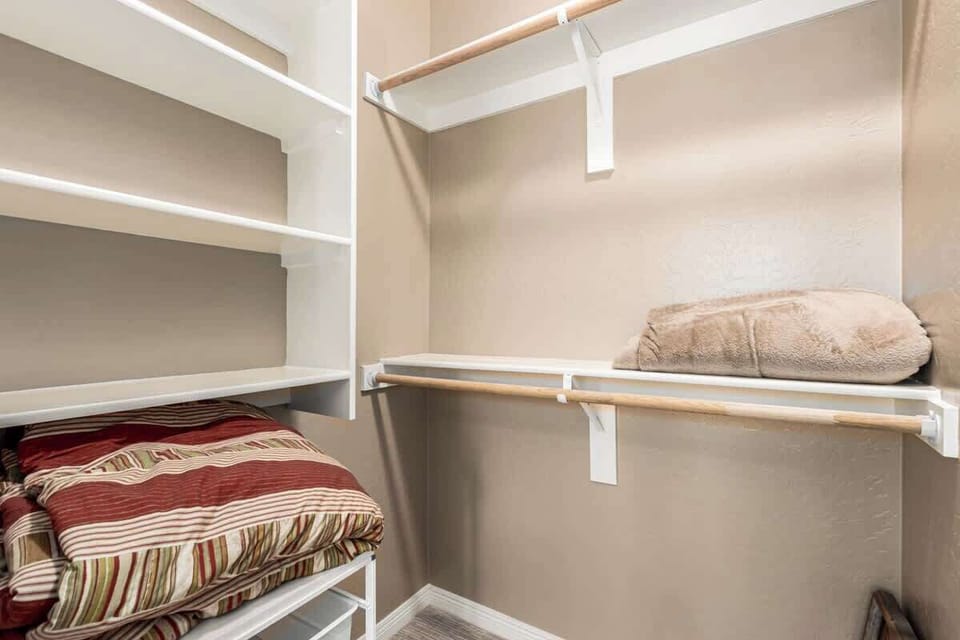 Clothing Storage – Keep your wardrobe neat and organized