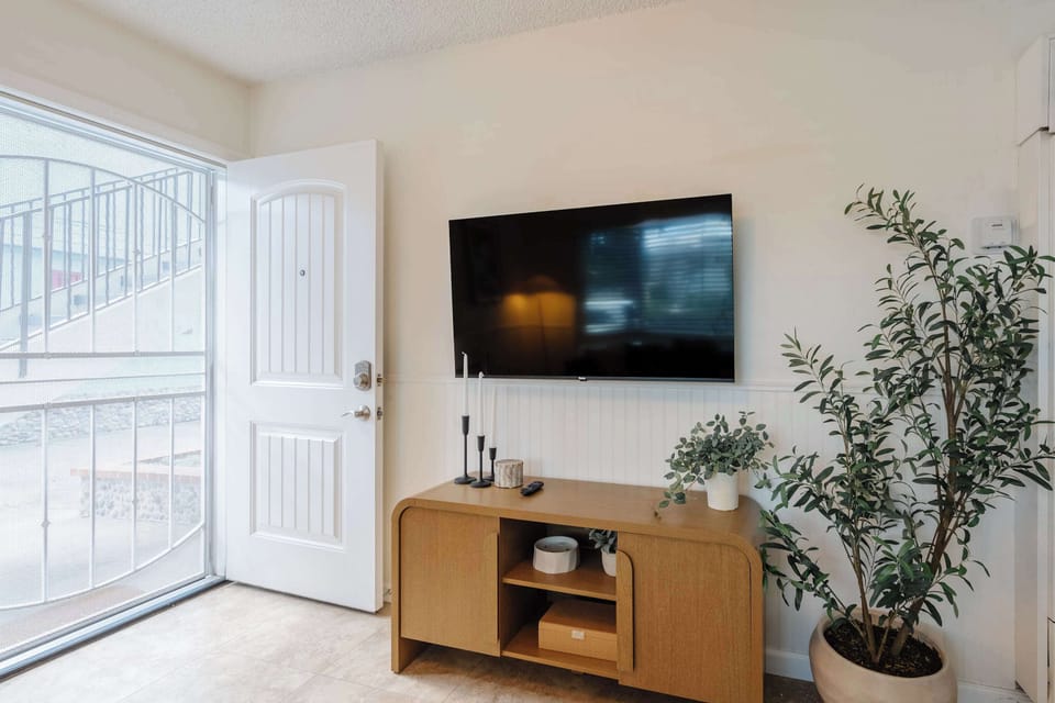 Smart TV ready for cozy nights after a day at the beach.
