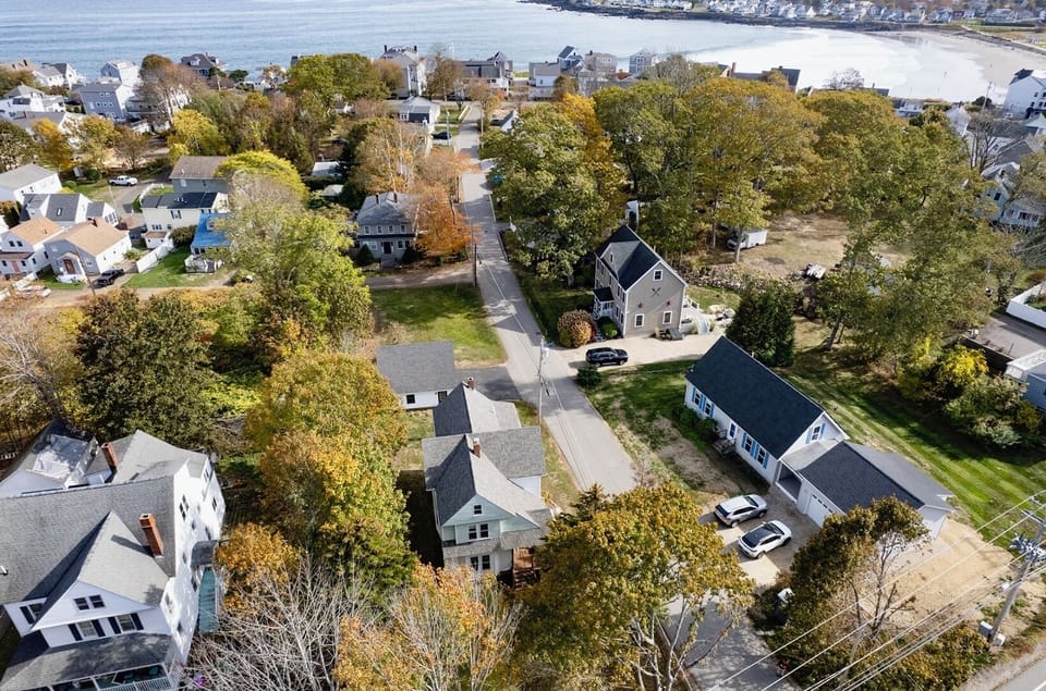 Extra large yard within sight and sound of Short Sands beach