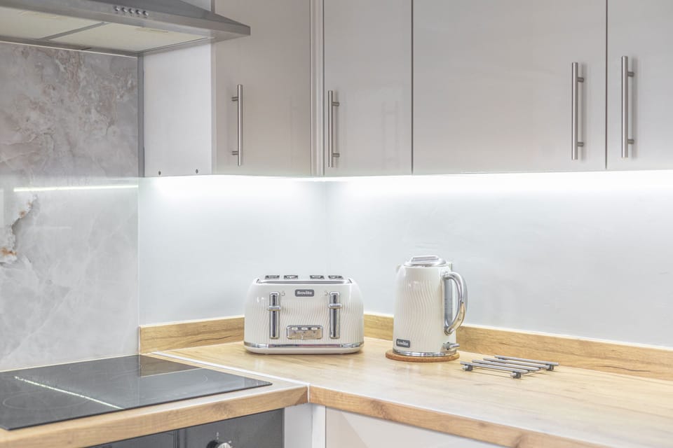 Elmville, Scarbrough - Host & Stay