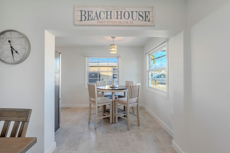 Breakfast Nook off of the Kitchen