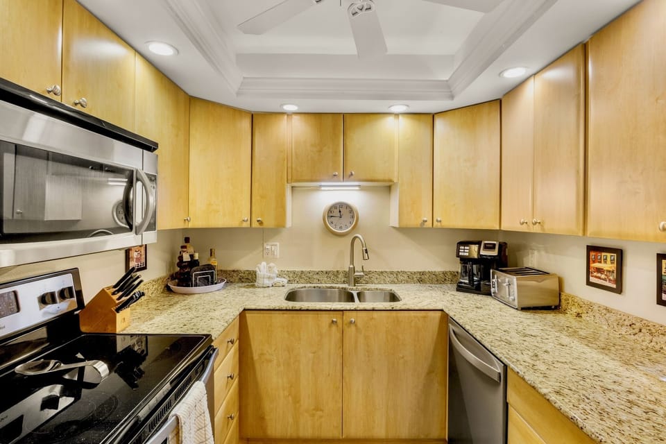 Harbor Towers Unit 415 by Tropical Sands Accommodations