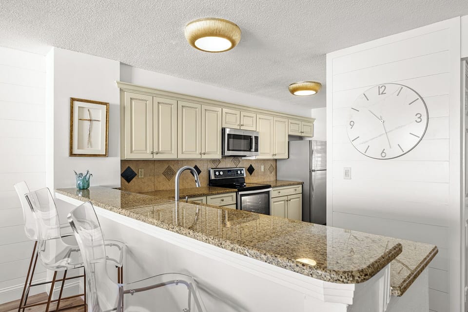 Gulfside 1003 Kitchen Alt