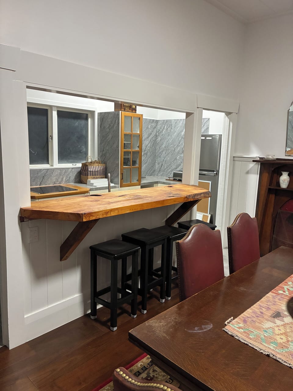 Breakfast bar
