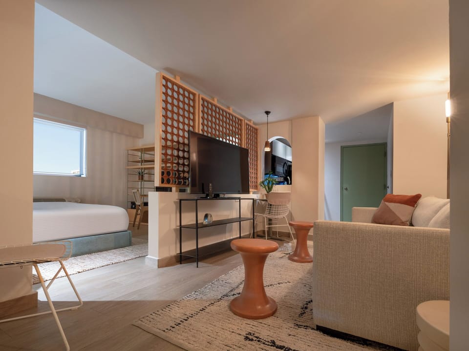 HiBird_4 Bedroom Apartment_14 (Copy)
