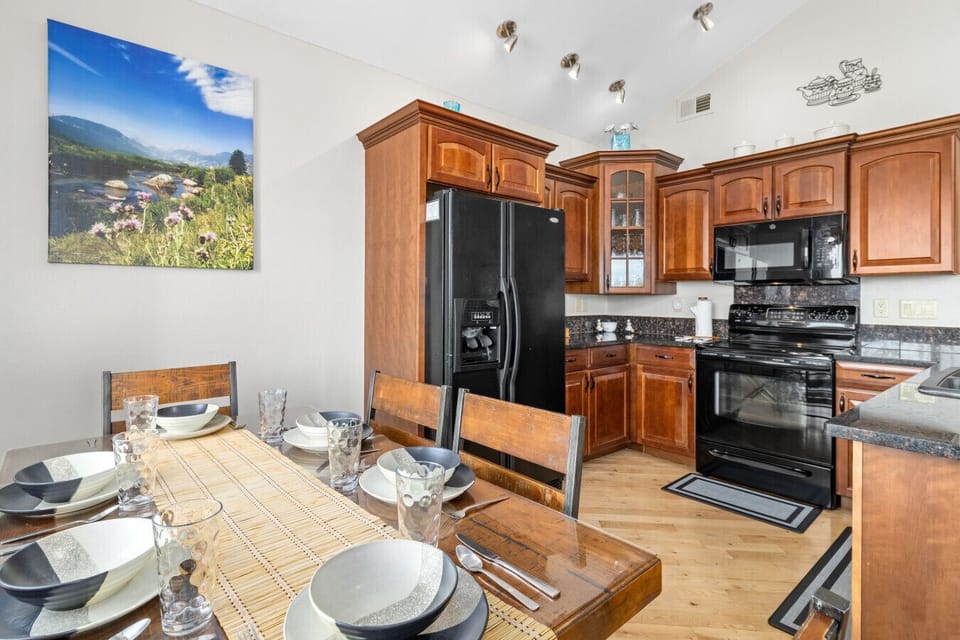 Fully equipped kitchen perfect for cooking and gathering