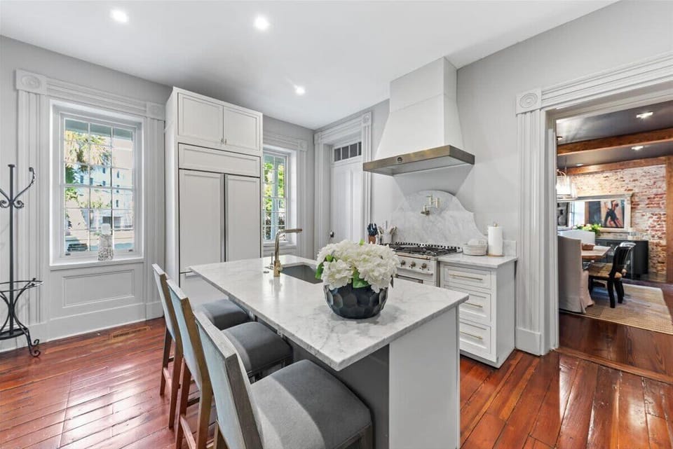 Fully equipped kitchen with everything you need to cook a meal