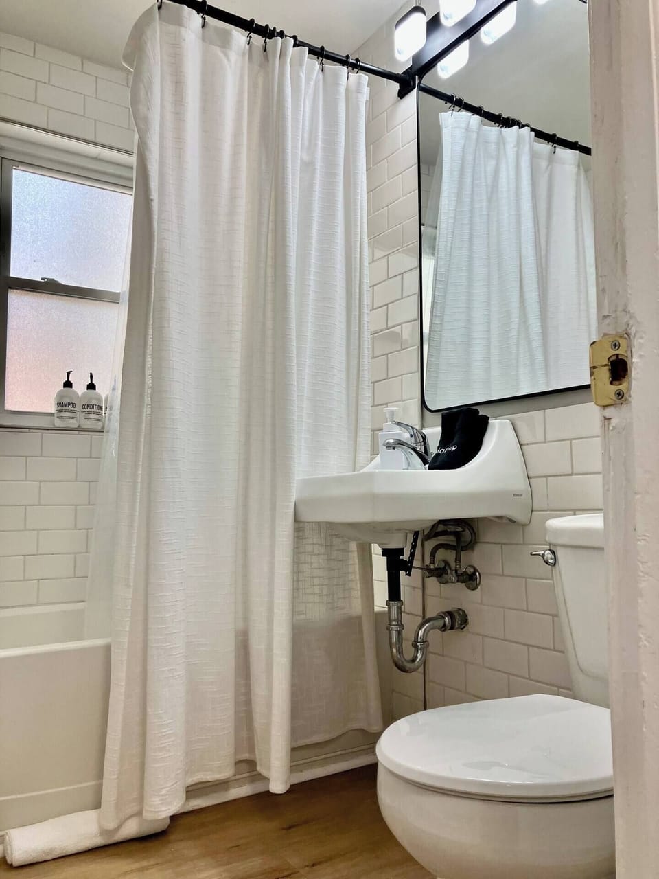 Clean and simple, a fresh start before exploring Omaha.