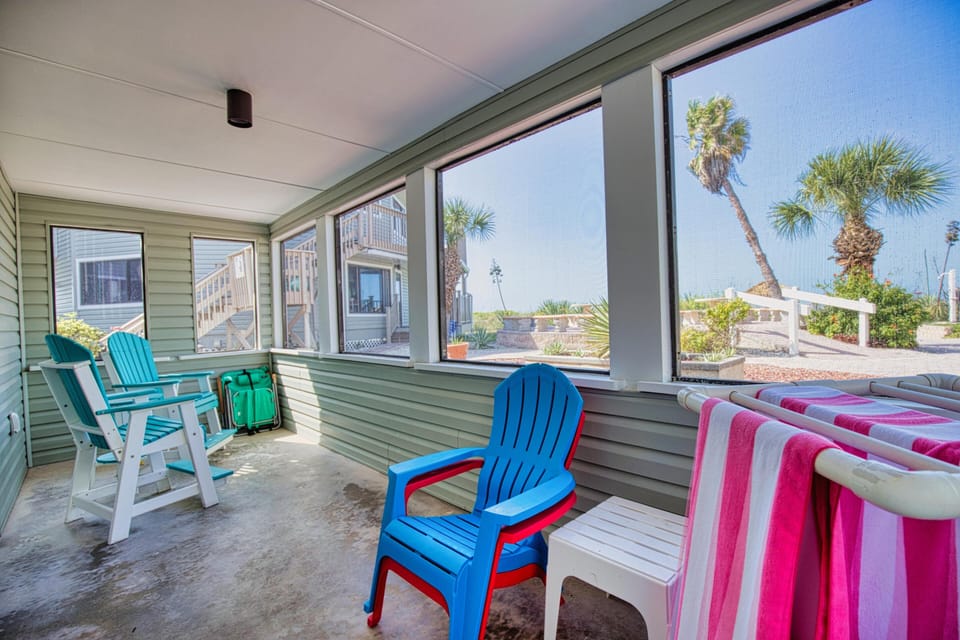 Screened-In Lanai