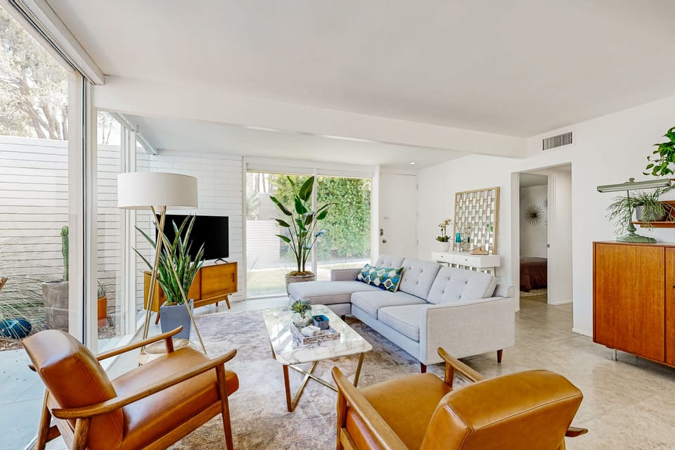 Updated Mid-Century Gem | 3 Patios & Gas Grill | Near Downtown House in Palm Springs