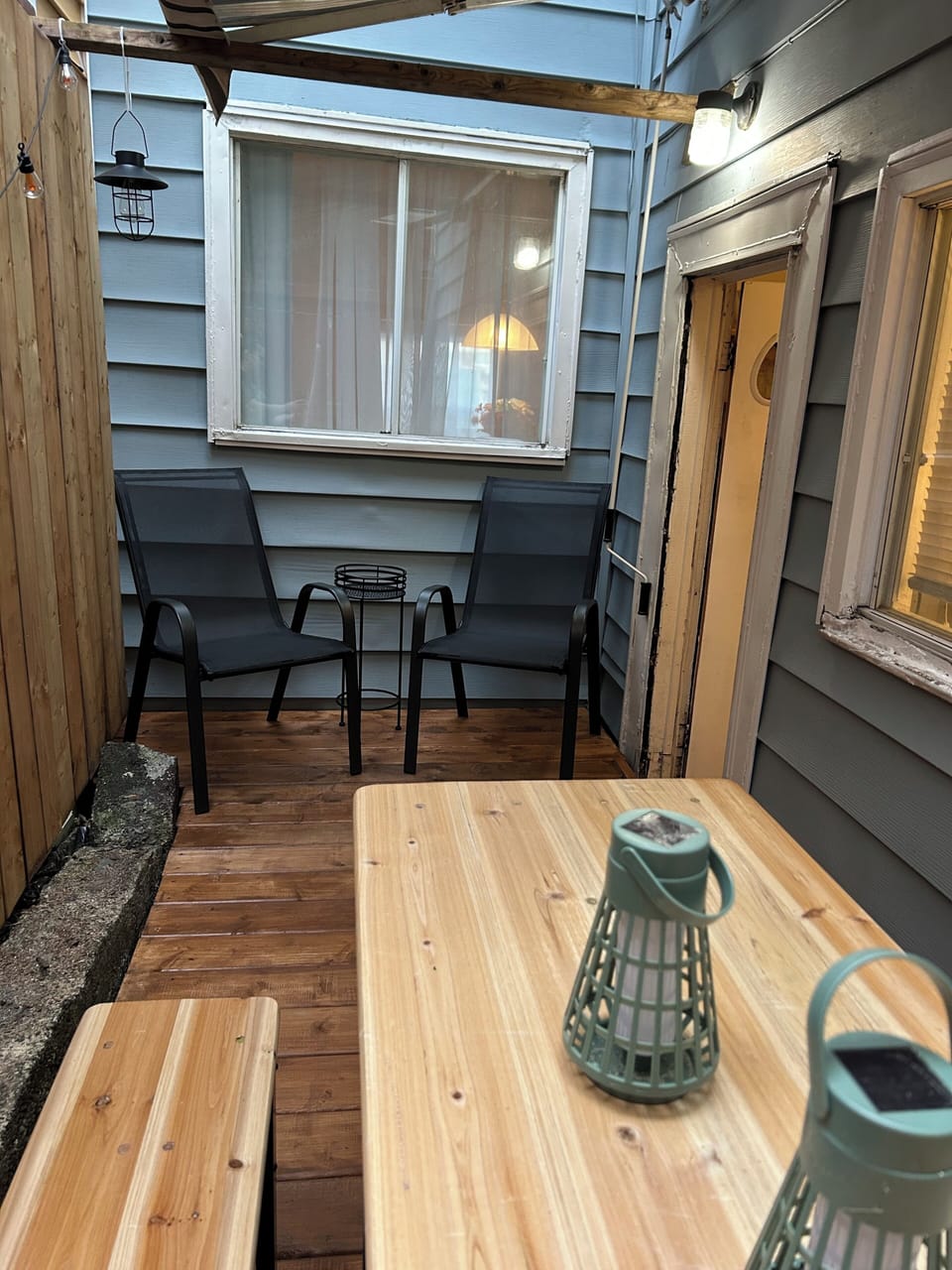 Outdoor dining