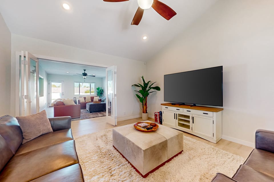 Renovated dog-friendly mtn-view home with private pool, large backyard, grill House in Palm Desert