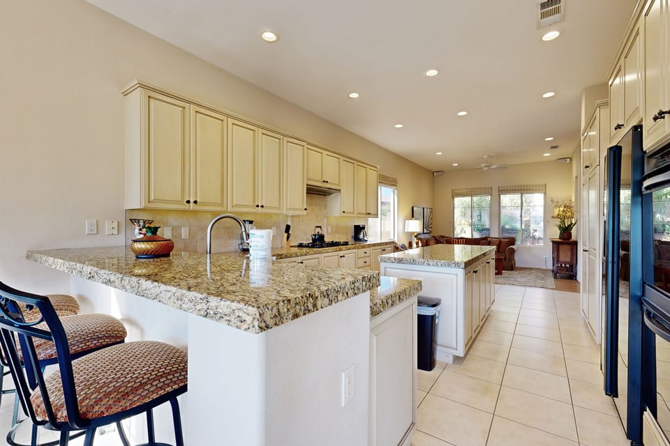 PGA west home with pool, gas grill spa and washer/dryer House in La Quinta
