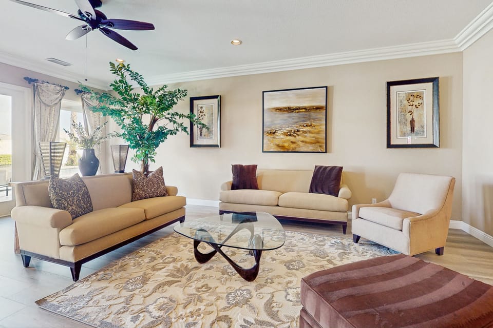 Stunning Versailles Home w/Pvt. Pool & Spa-Large Yard, Furnished Patio & Firepit House in Rancho Mirage