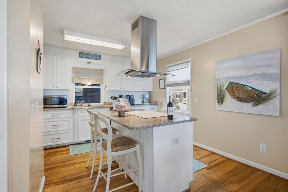 Kitchen | Center Island | Stainless Appliances