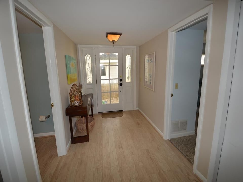 1st floor foyer