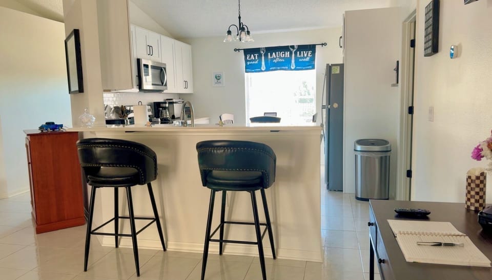Breakfast bar for added seating