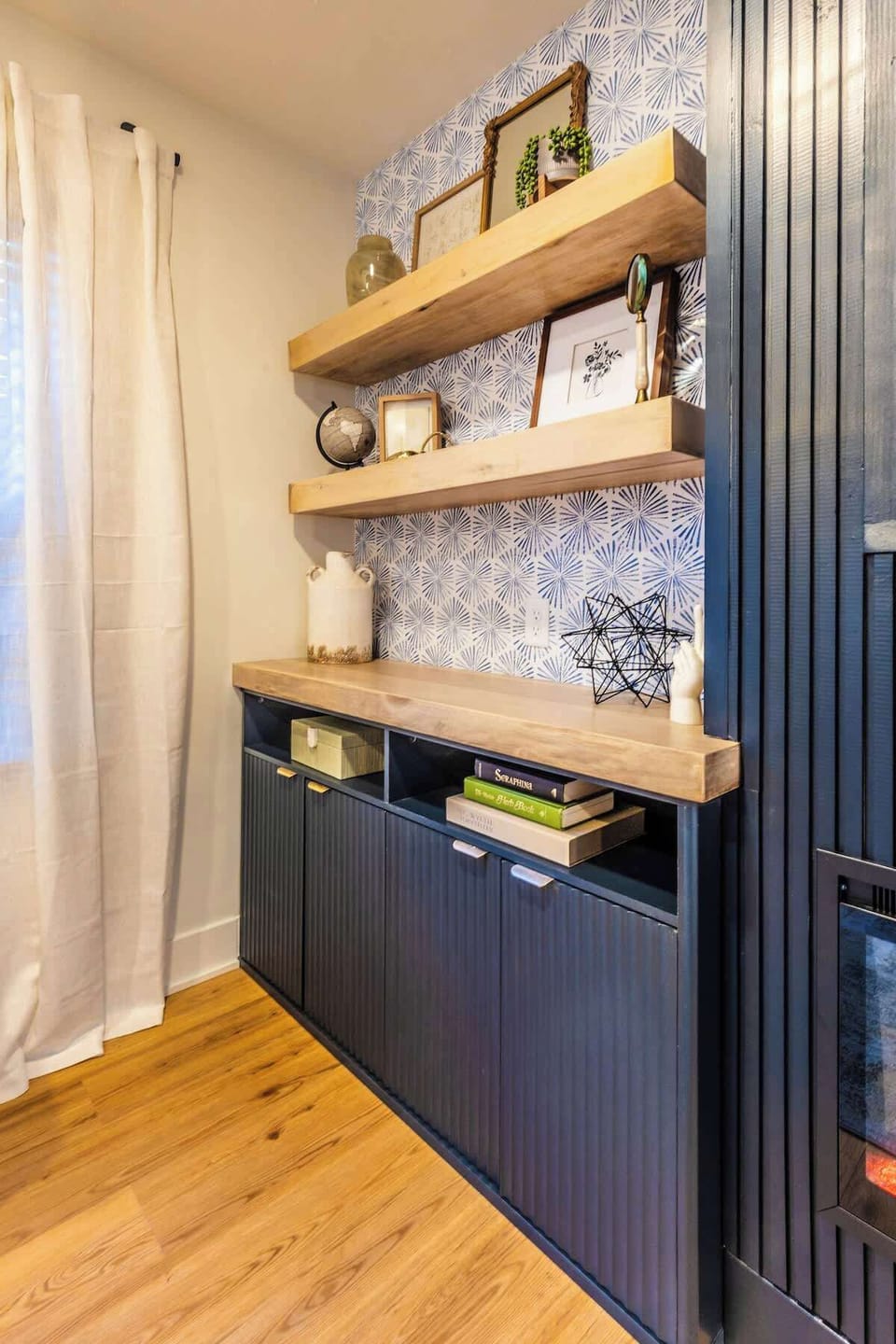 Easy access to Memorial Stadium and Pinnacle Bank Arena makes this home ideal for game days and events.
