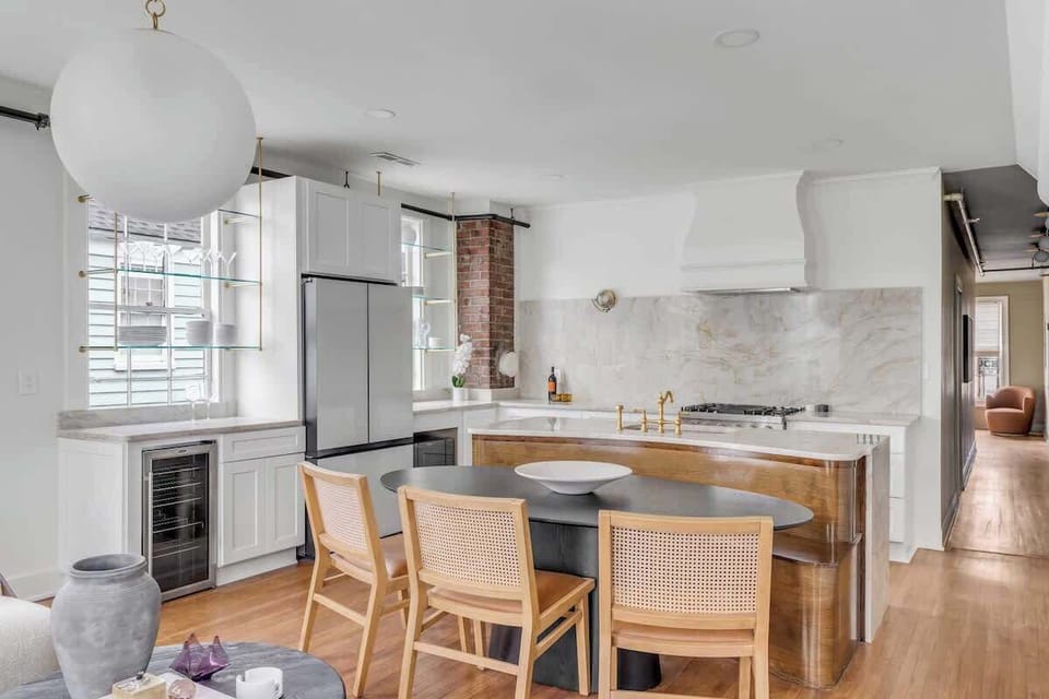 
Welcome to your downtown Charleston rental! Explore all things downtown by foot!