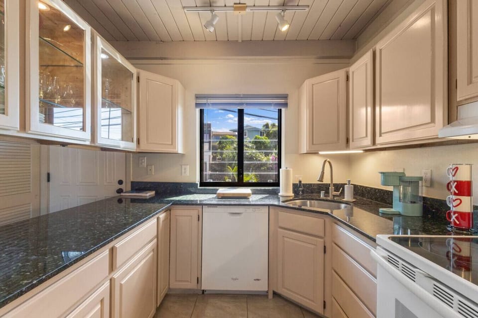 Modern convenience meets historic soul. From the granite countertops to the brand-name appliances, our kitchen provides everything needed to host a perfect family dinner in Honolulu.