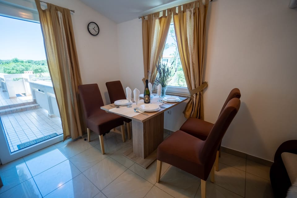 Dining room 2