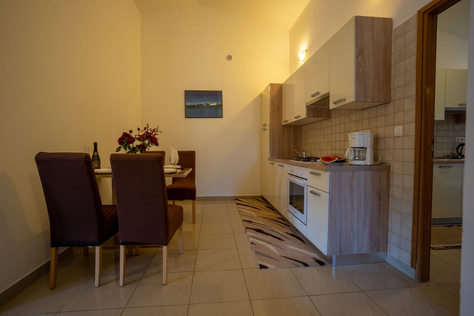 Dining room 1