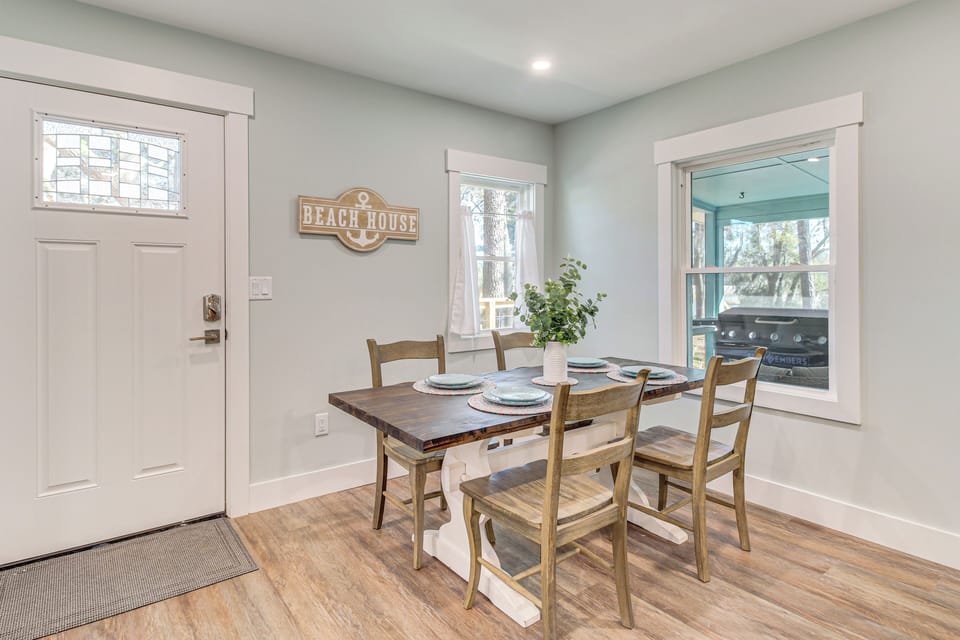 Dining Area | 1st Floor