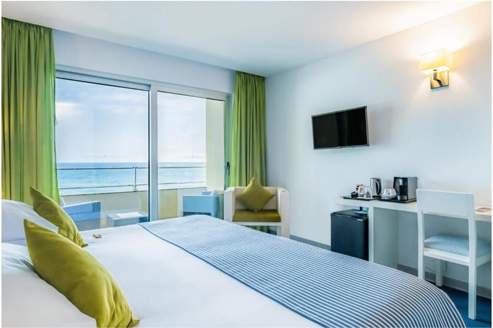 Bedroom. Interior and views may vary based on location and availability.