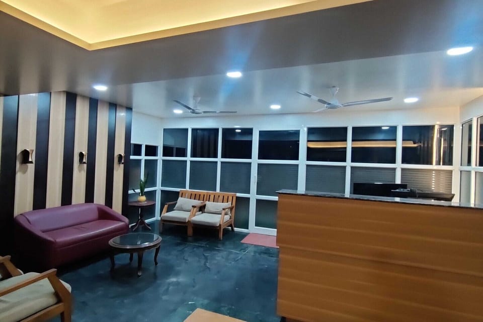 Entrance / Reception